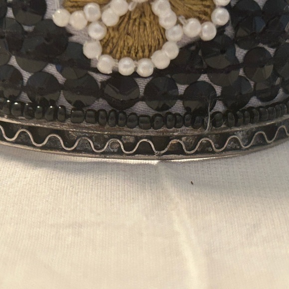 HUGE SALE! PAIR (2) VINTAGE CUFF BRACELETS BLACK/SILVER TONE - Picture 10 of 10